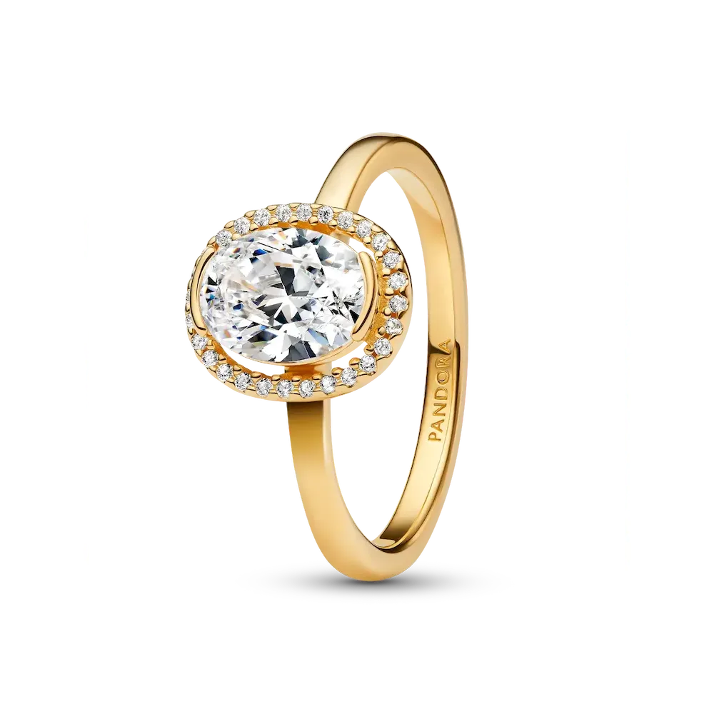 Oval Sparkling Halo Ring