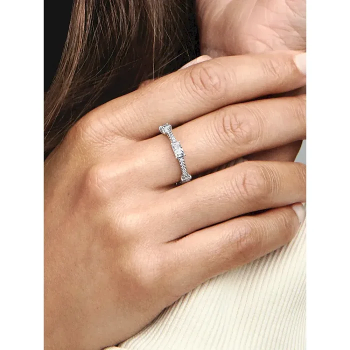 FINAL SALE - Rectangular Bars Sparkling Pavé Ring - Image 2