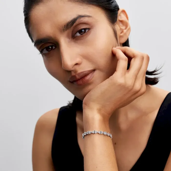 Bow Chain Bracelet - Image 4