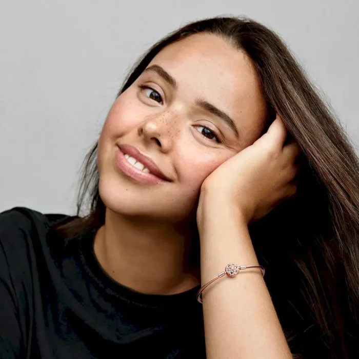 FINAL SALE - Pandora Moments Sparkling Snowflake Clasp Bangle - Image 3