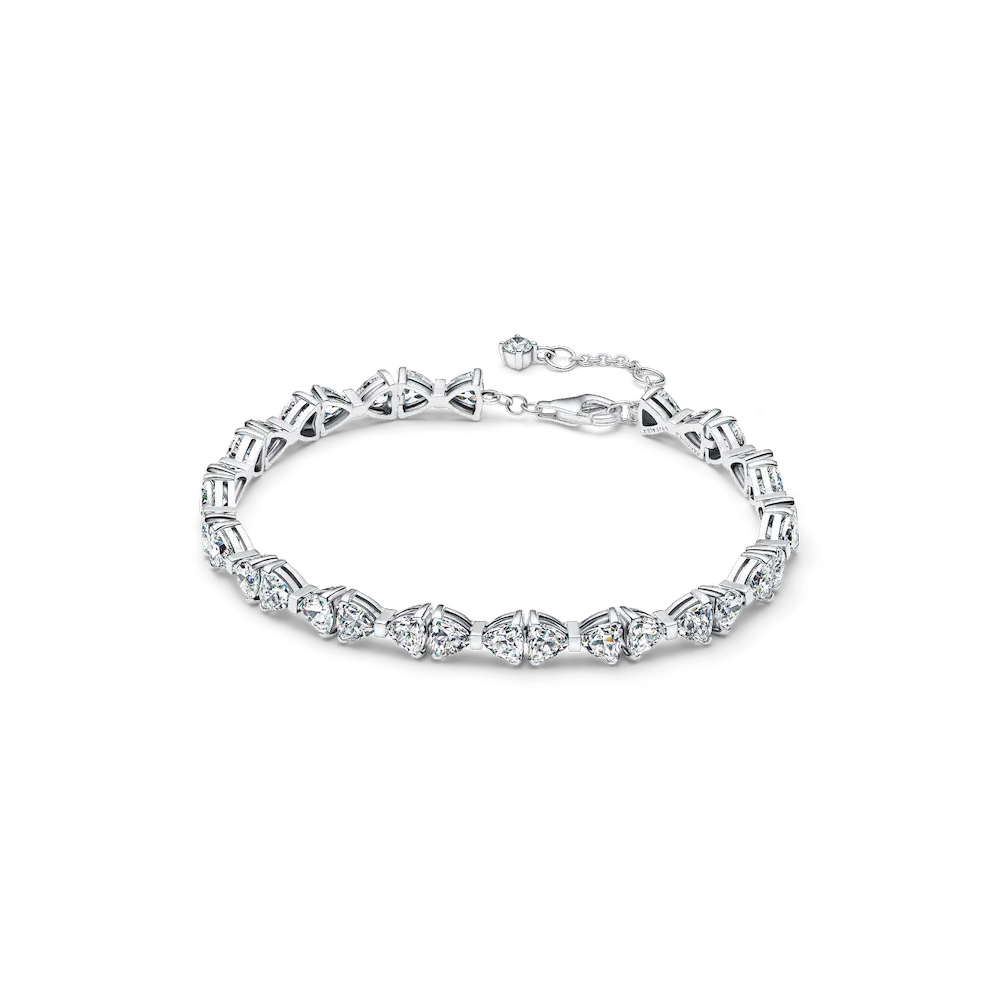 594262C01_RGB.webp Bow Chain Bracelet - Image 1