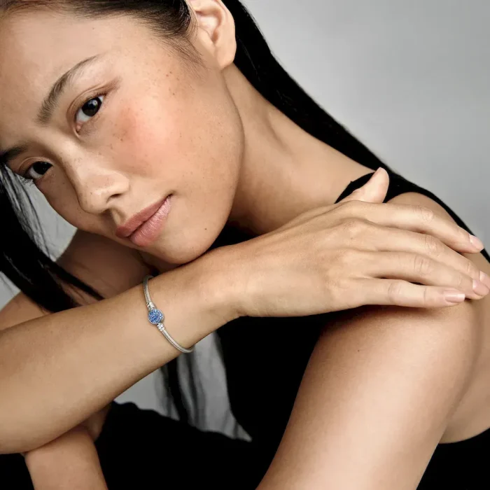 Pandora Moments Sparkling Blue Disc Clasp Snake Chain Bracelet - Image 4