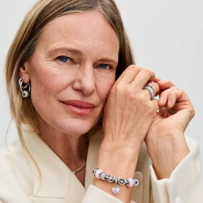 Openwork Mom & Heart Charm - Image 4