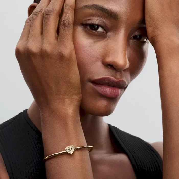 Radiating Heart Clasp Bangle - Image 3