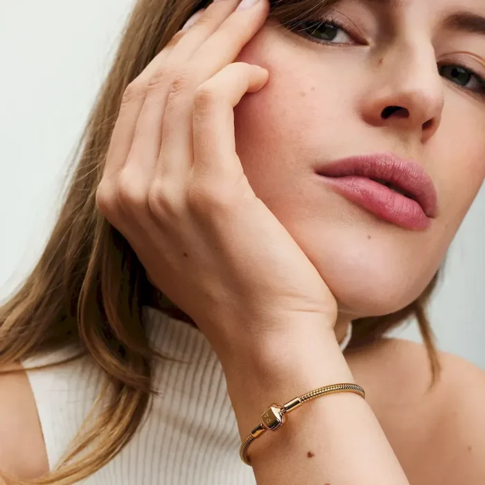 BE LOVE Engravable Heart Bracelet Set - Image 7