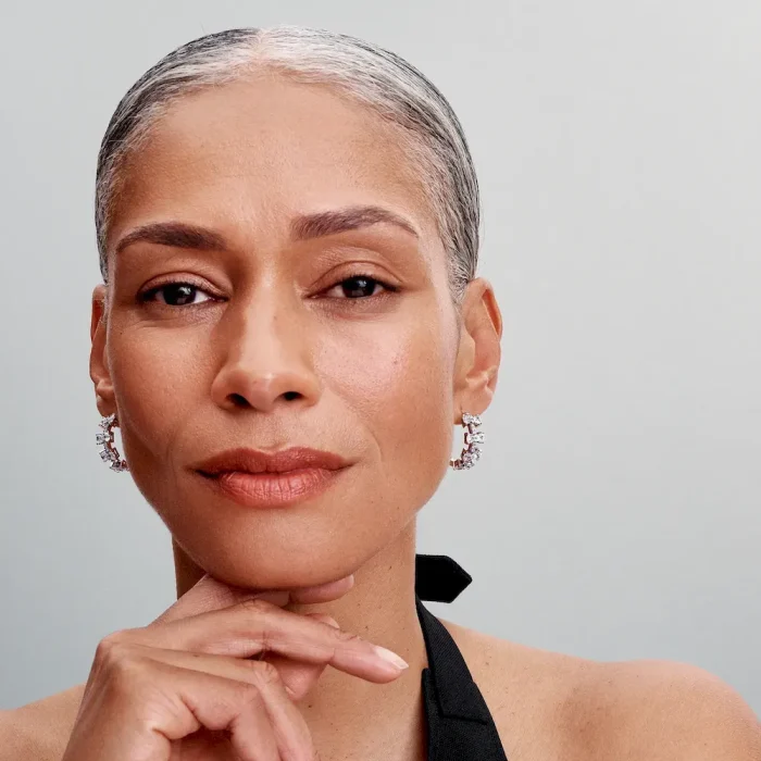 Sparkling Bow Row Hoop Earrings - Image 3