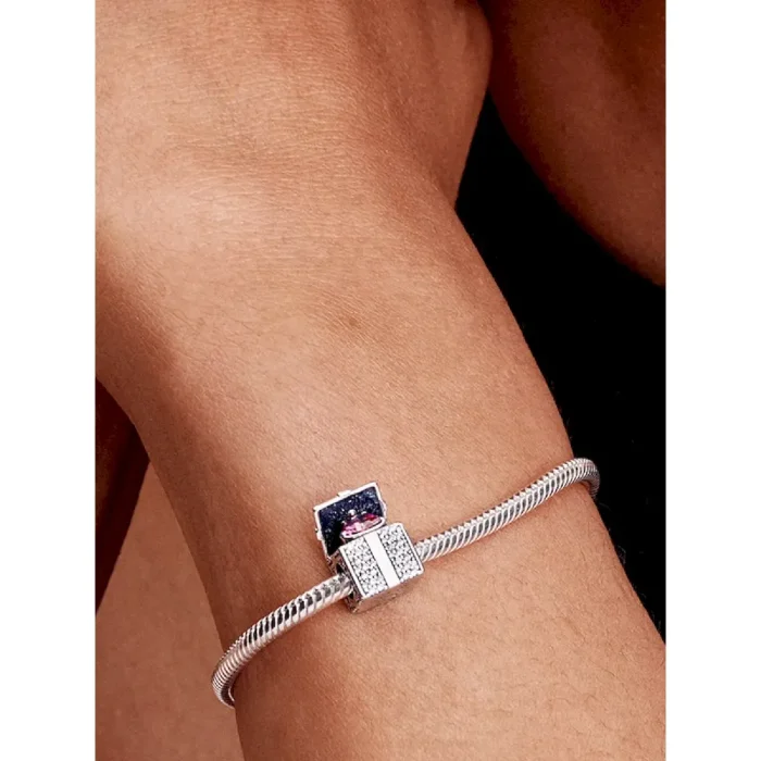 Santas Coming to Town Charm Trio - Image 11